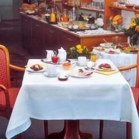 Parkfrieden 호텔 2*